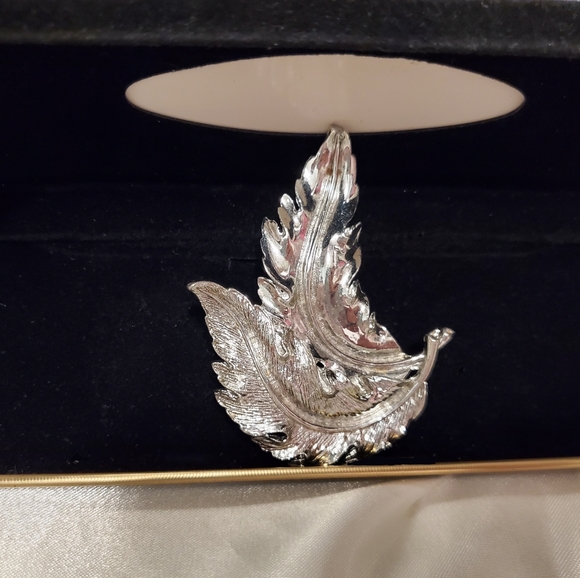 Amazing Vintage Brooch Leaf Silver Tone ~ Jewelry~ Vintage Brooch Leaves - Picture 8 of 8